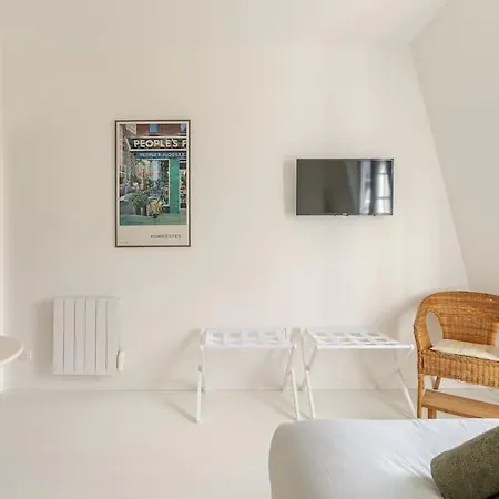 Charming Ideally Located In Paris, 9th Apartment *