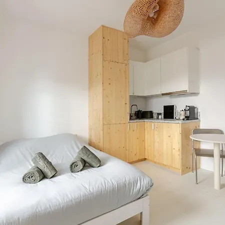 Apartment Charming Ideally Located In Paris, 9th